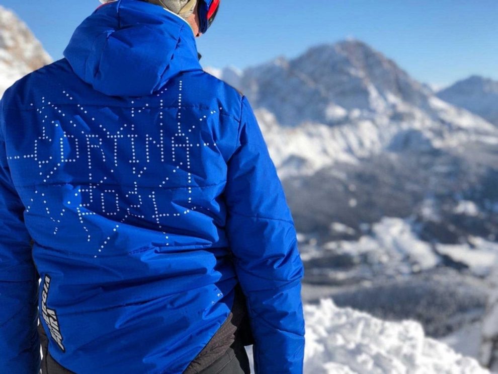 �������