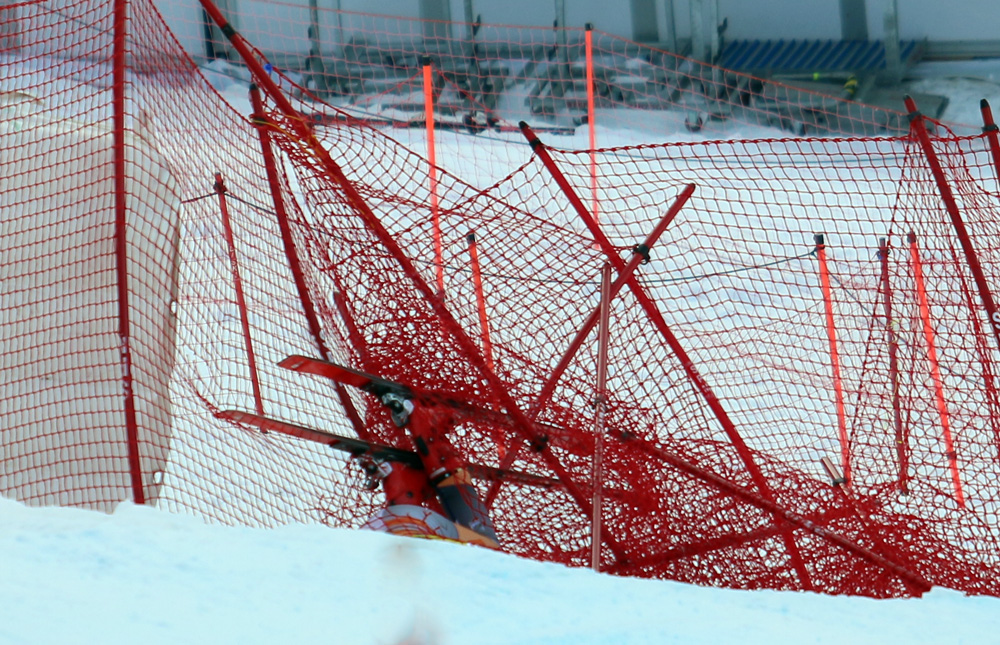 ����� ����