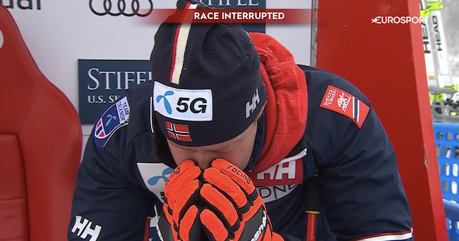 ����� ����