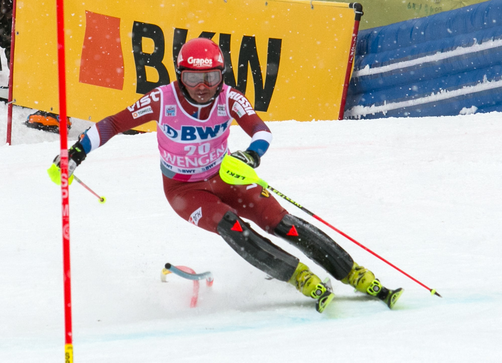 ����� ����