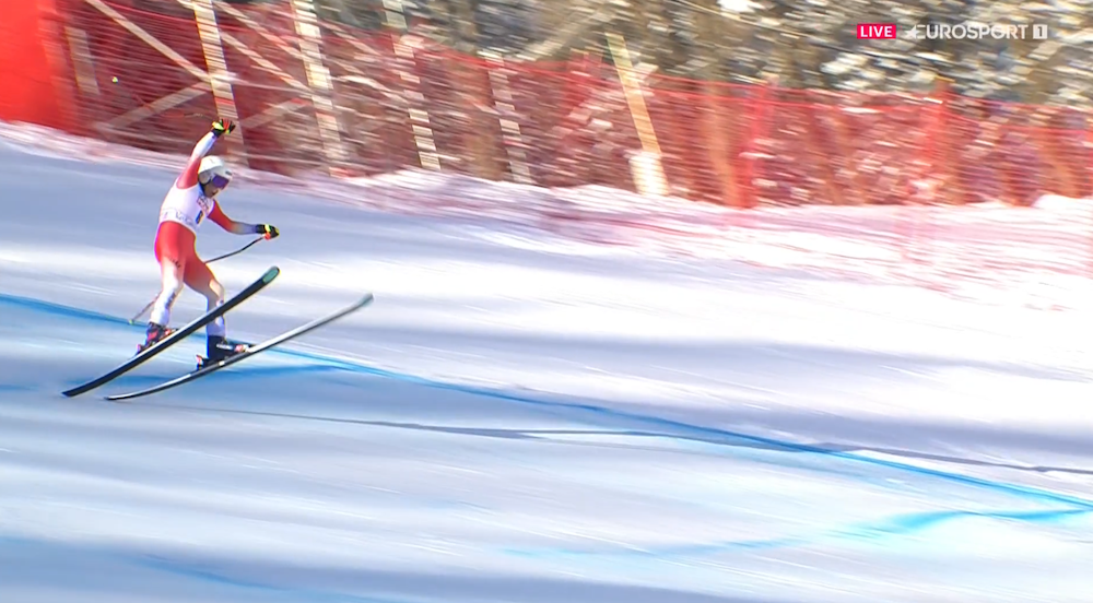 ����� ����