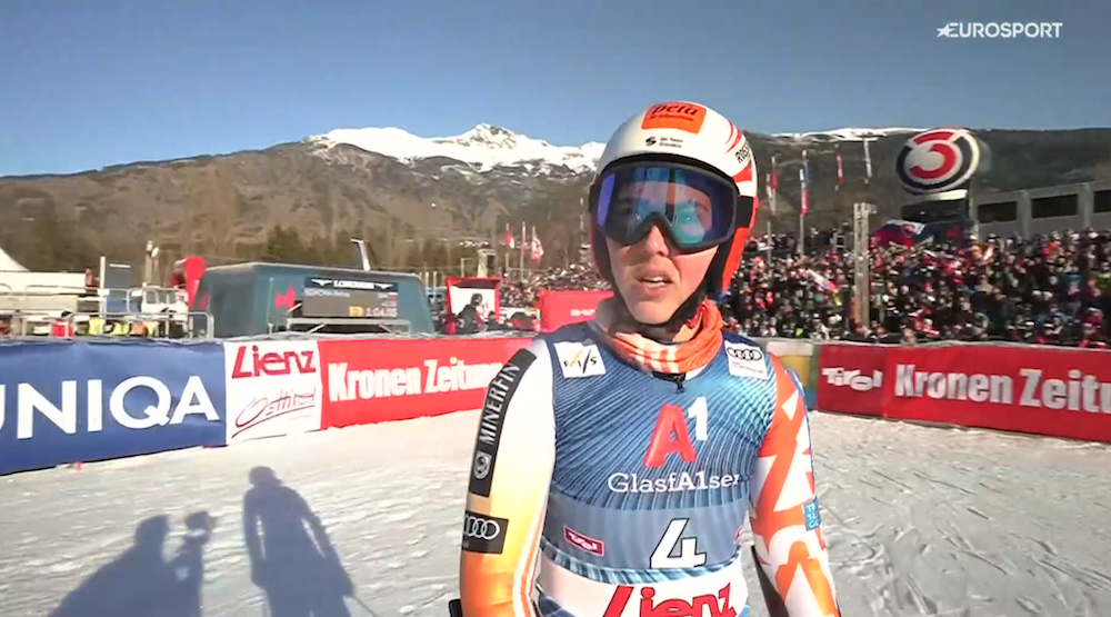 ����� ����