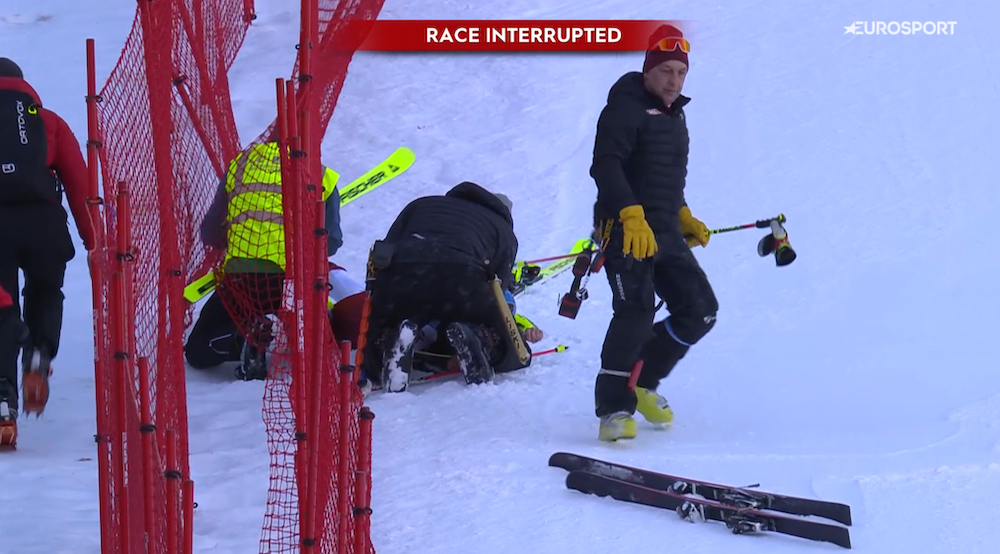 ����� ����