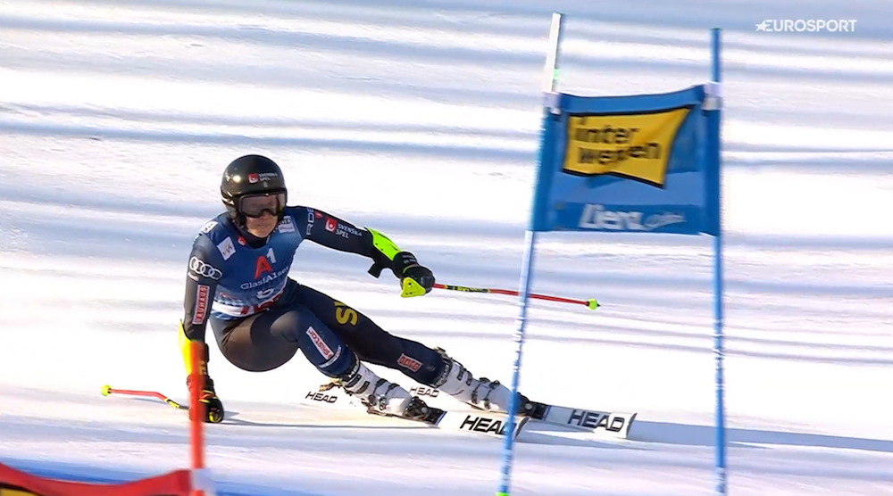 ����� ����