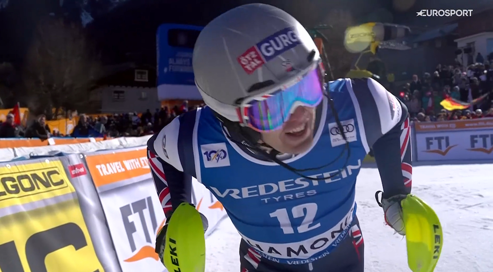 ����� ����