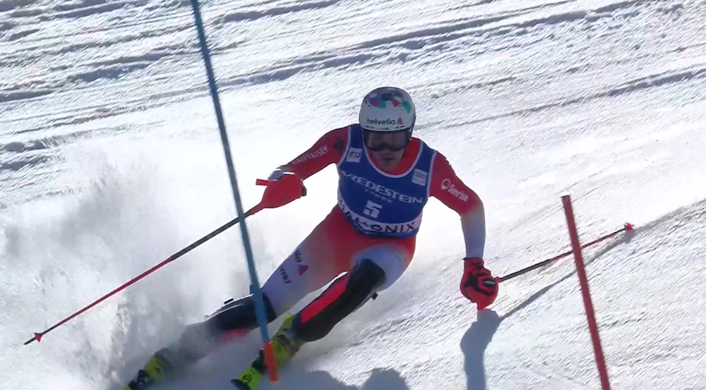 ����� ����