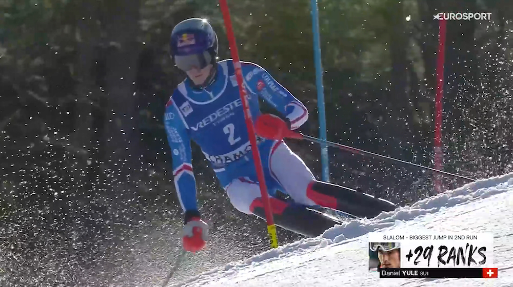 ����� ����