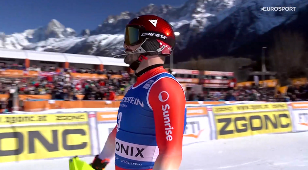 ����� ����