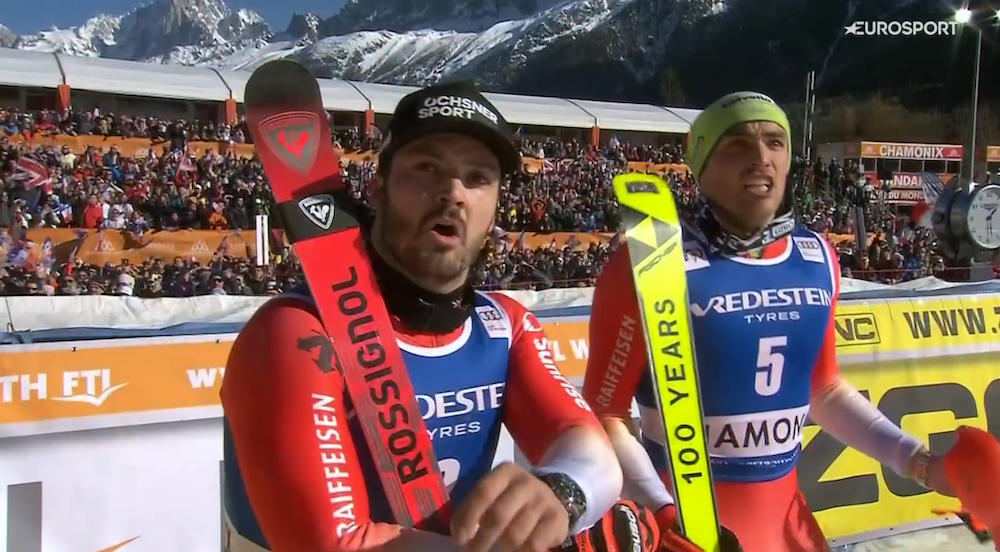 ����� ����