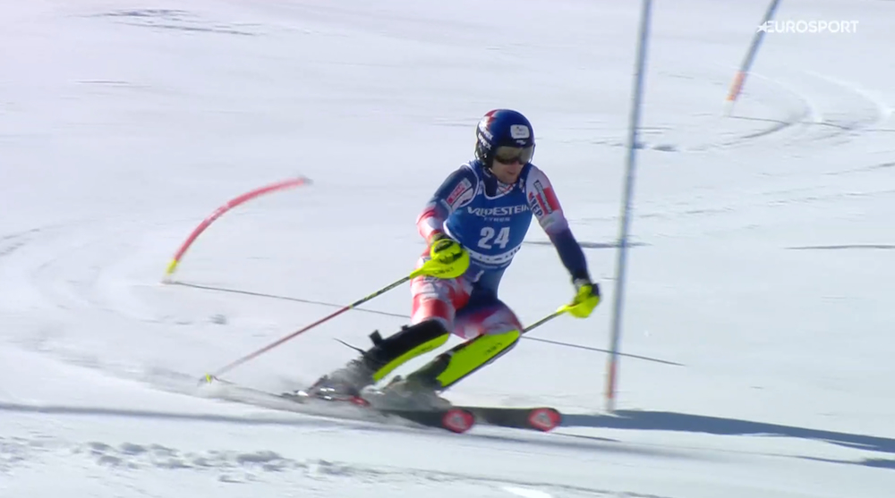 ����� ����