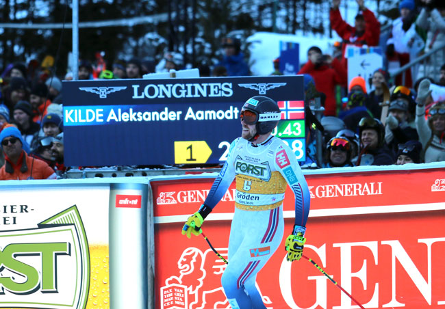 ����� ����