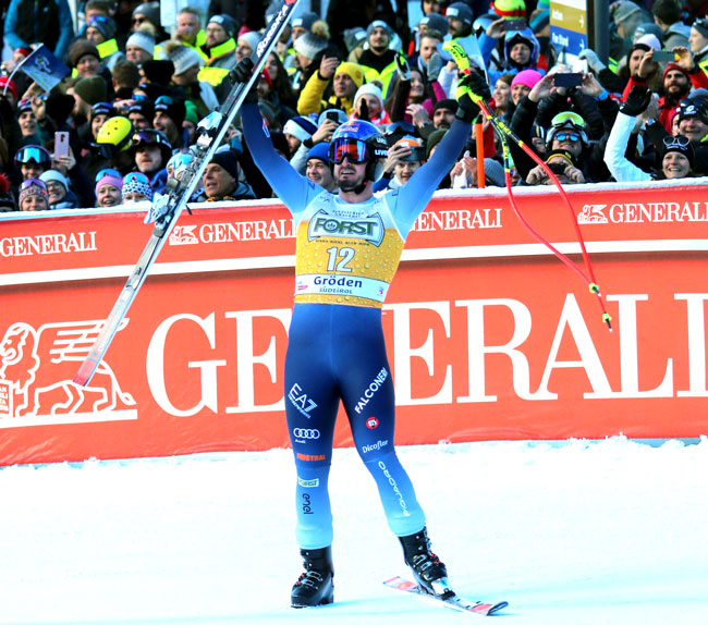 ����� ����