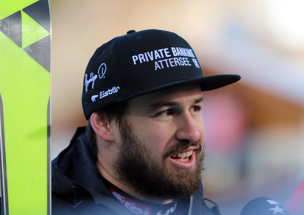 ����� ����