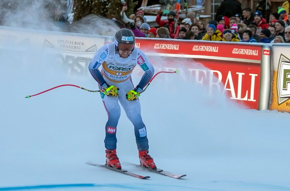 ����� ����