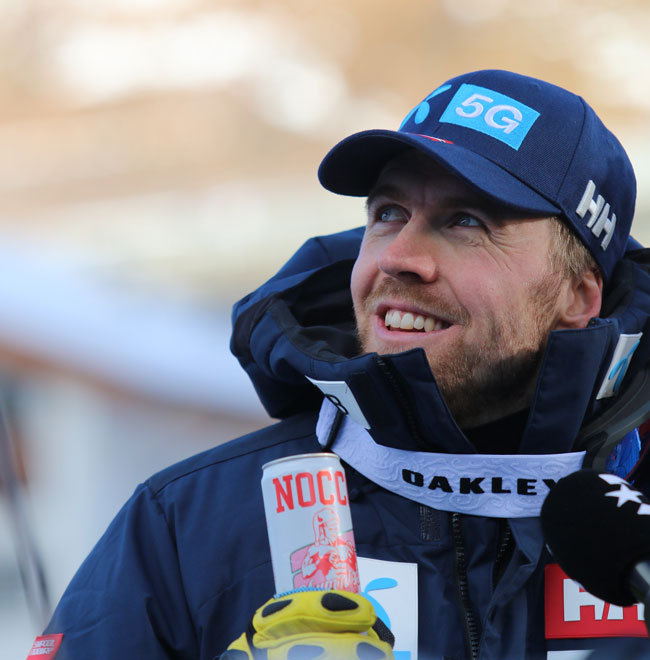 ����� ����