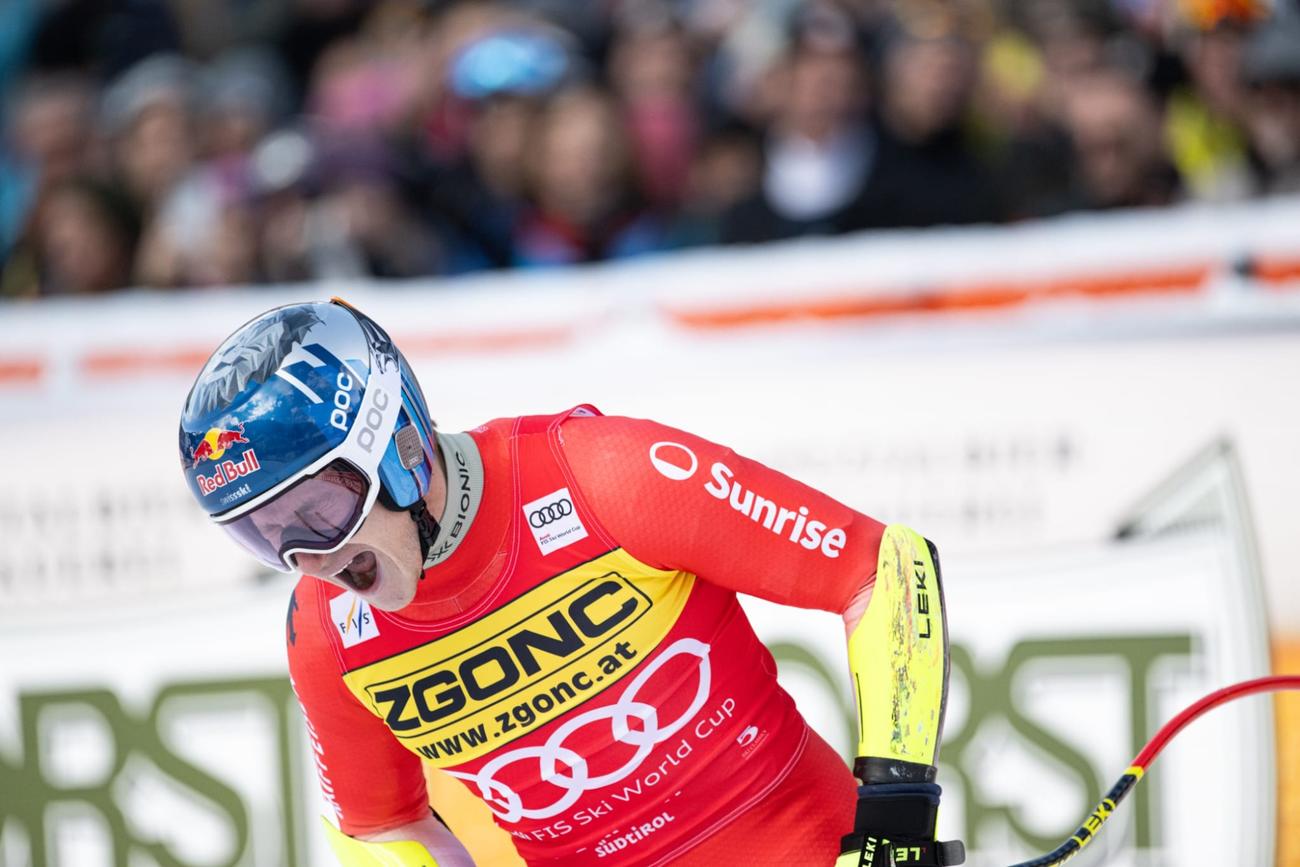 ����� ����