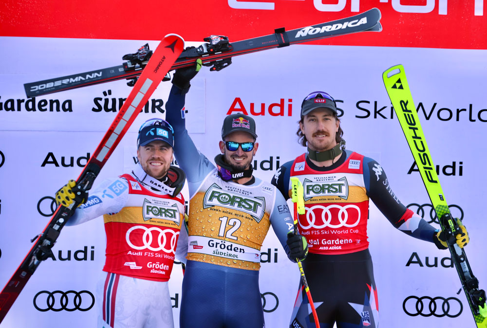 ����� ����