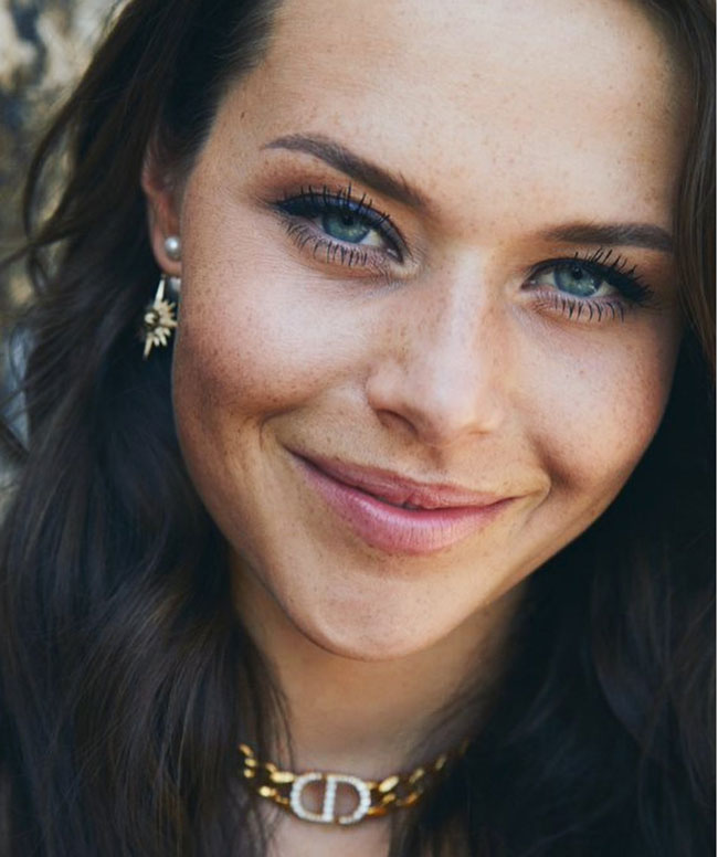 ����� ����