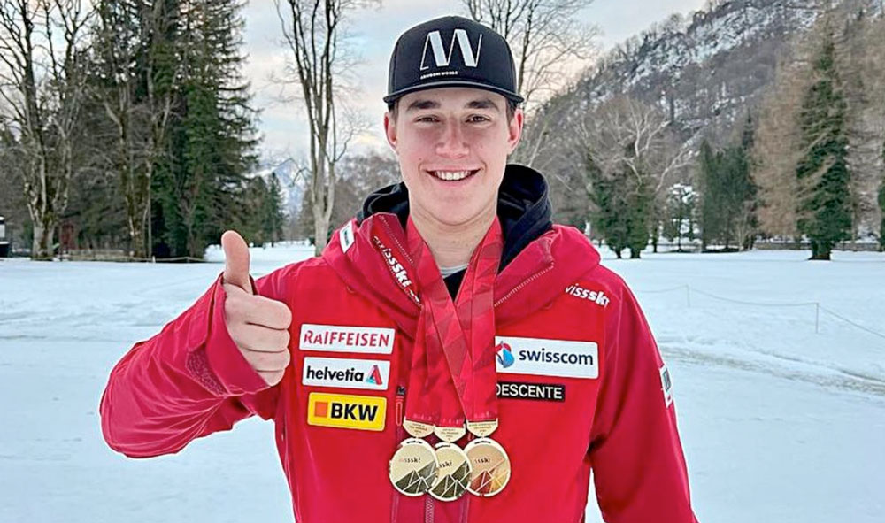 ����� ����