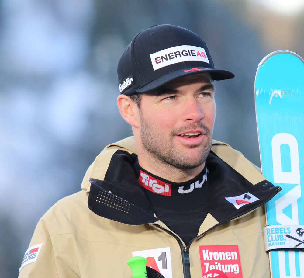 ����� ����