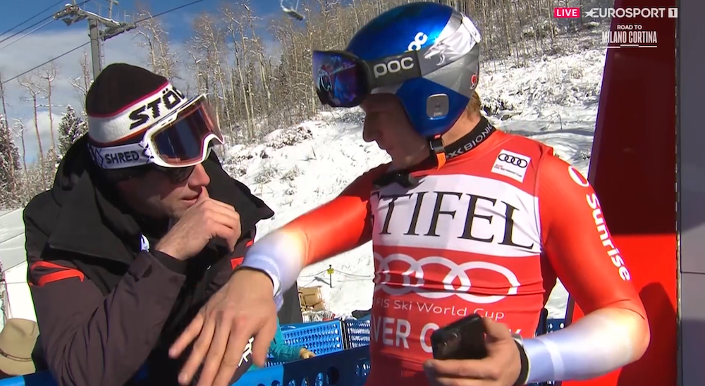 ����� ����