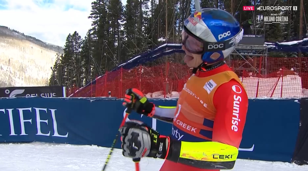 ����� ����