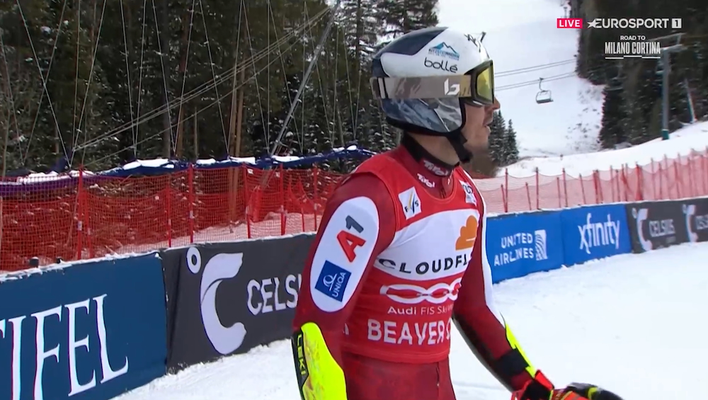 ����� ����