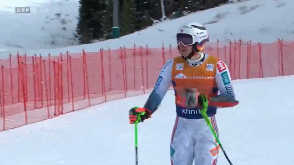 ����� ����