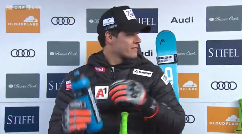 ����� ����