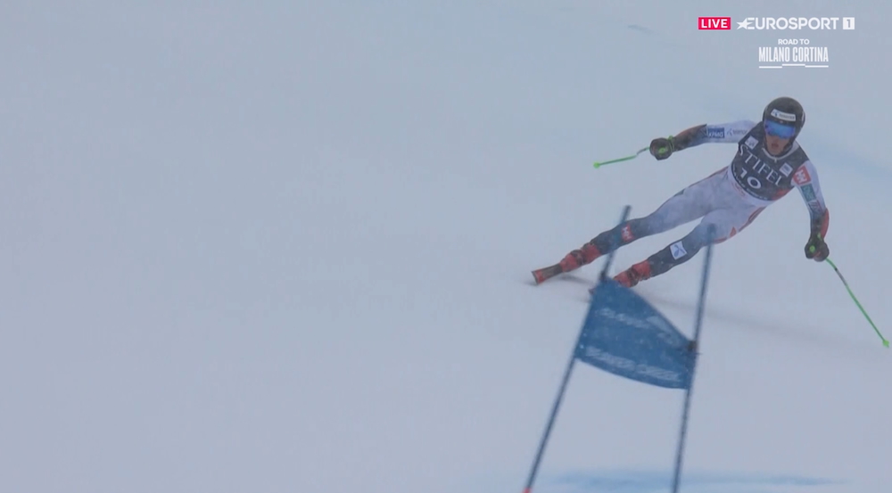 ����� ����