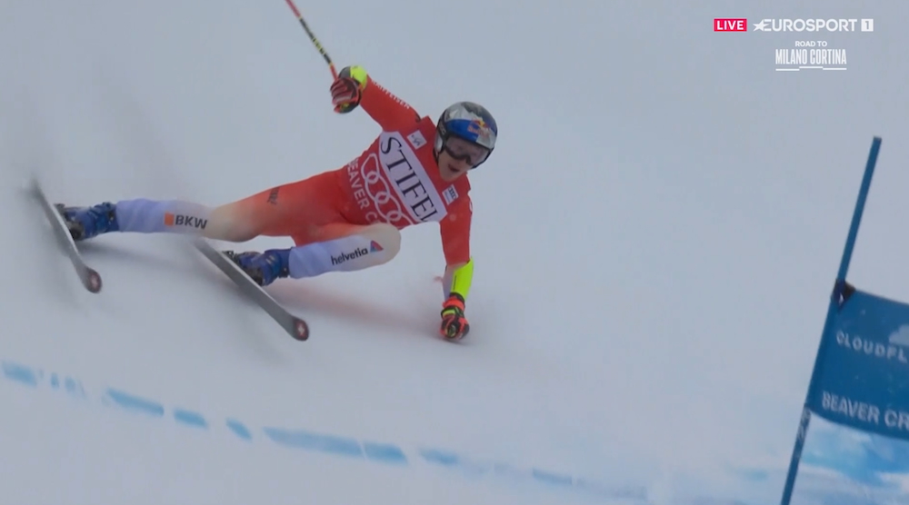 ����� ����