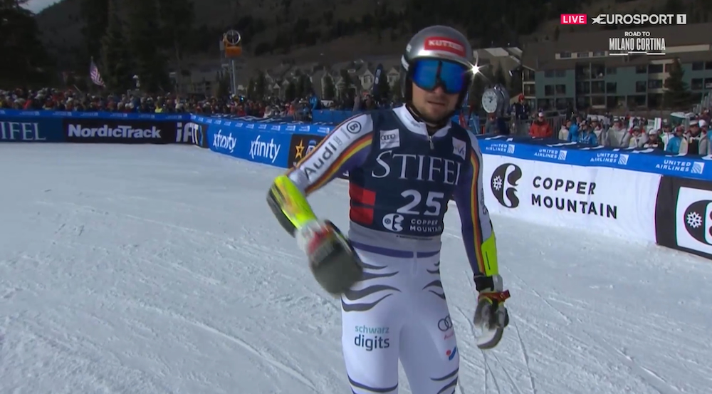 ����� ����