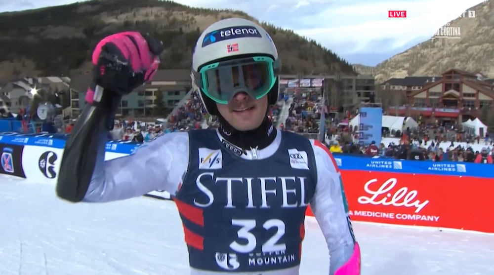 ����� ����