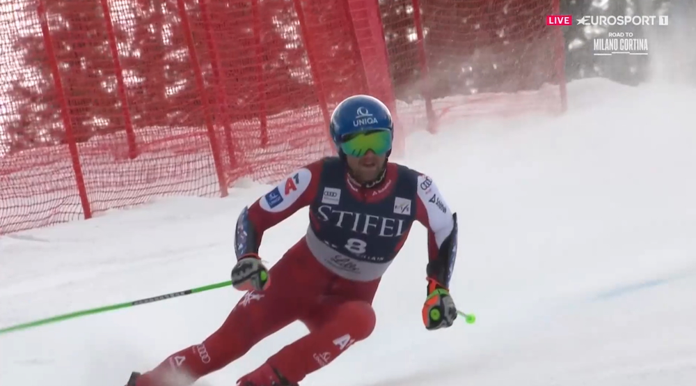 ����� ����