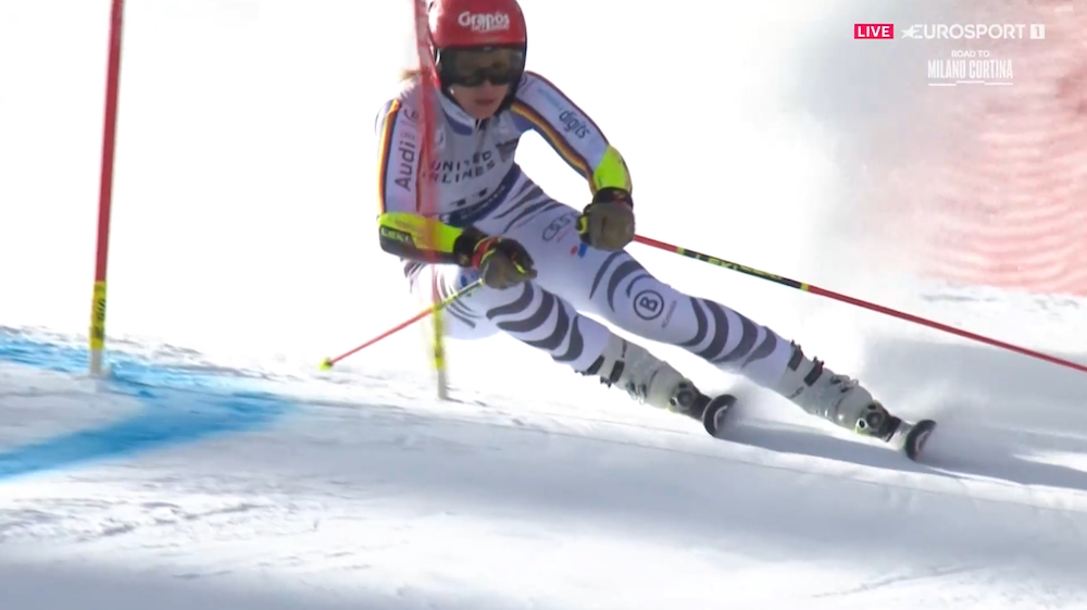 ����� ����