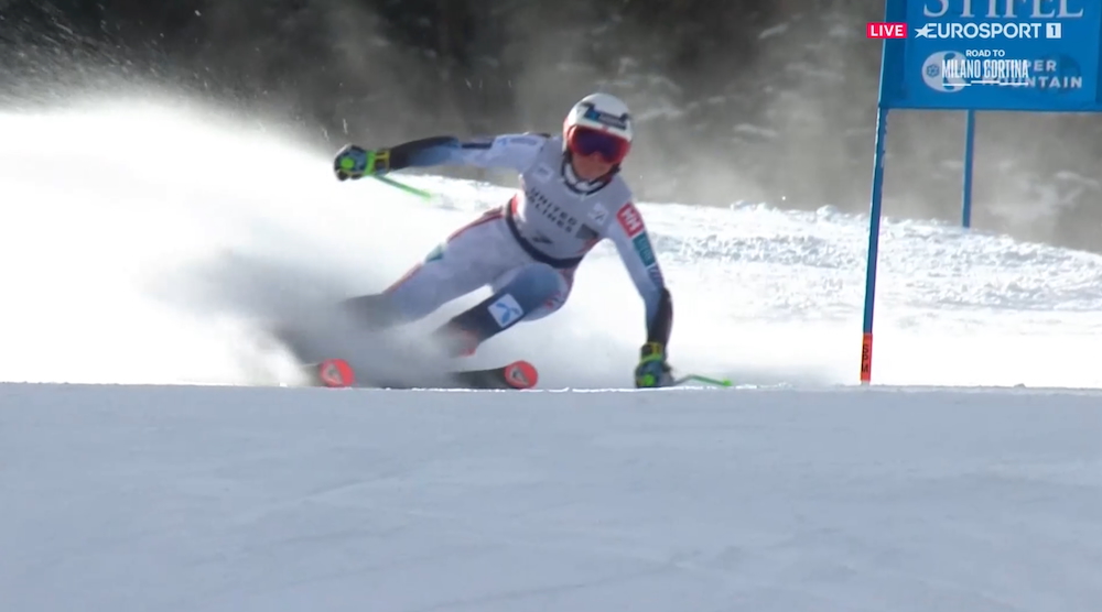 ����� ����