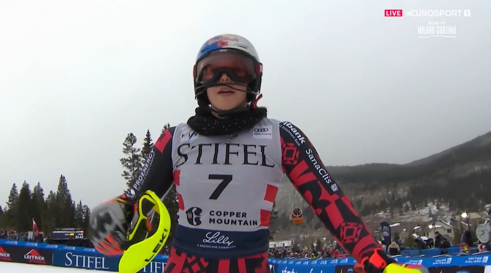 ����� ����