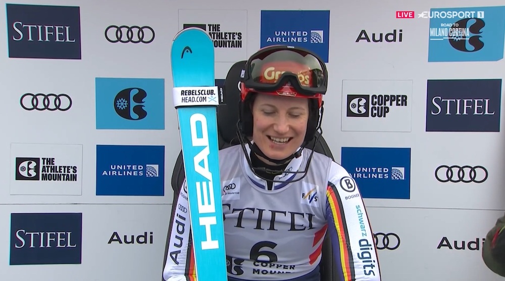 ����� ����