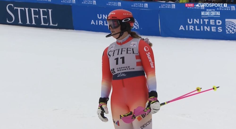 ����� ����