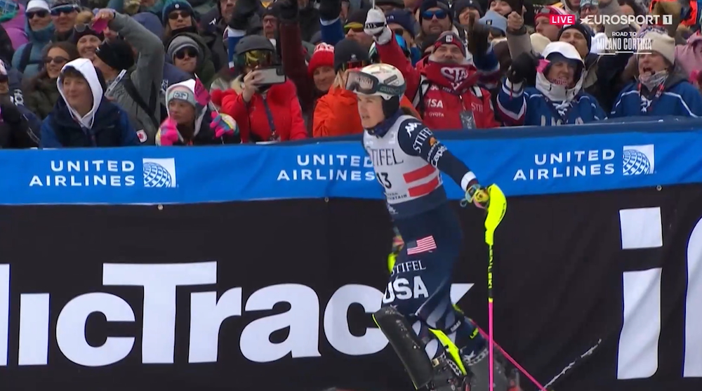 ����� ����