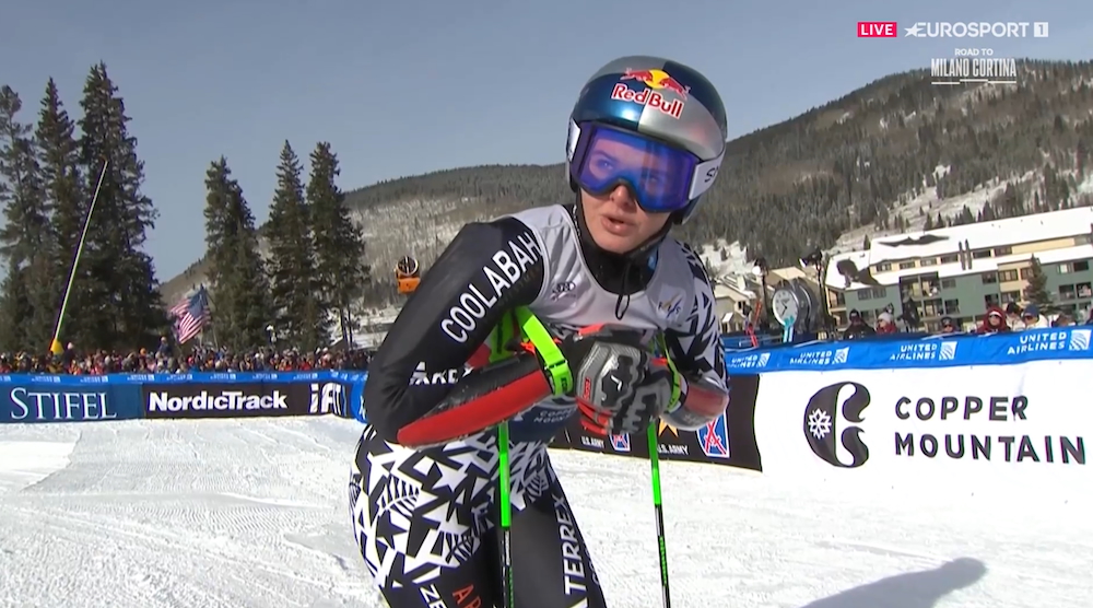 ����� ����