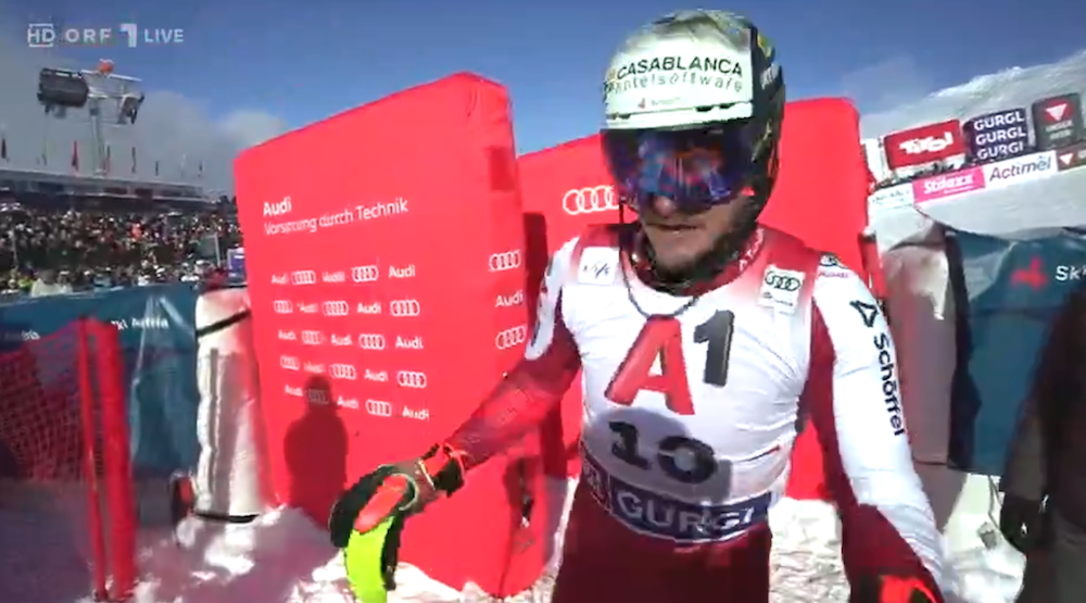 ����� ����