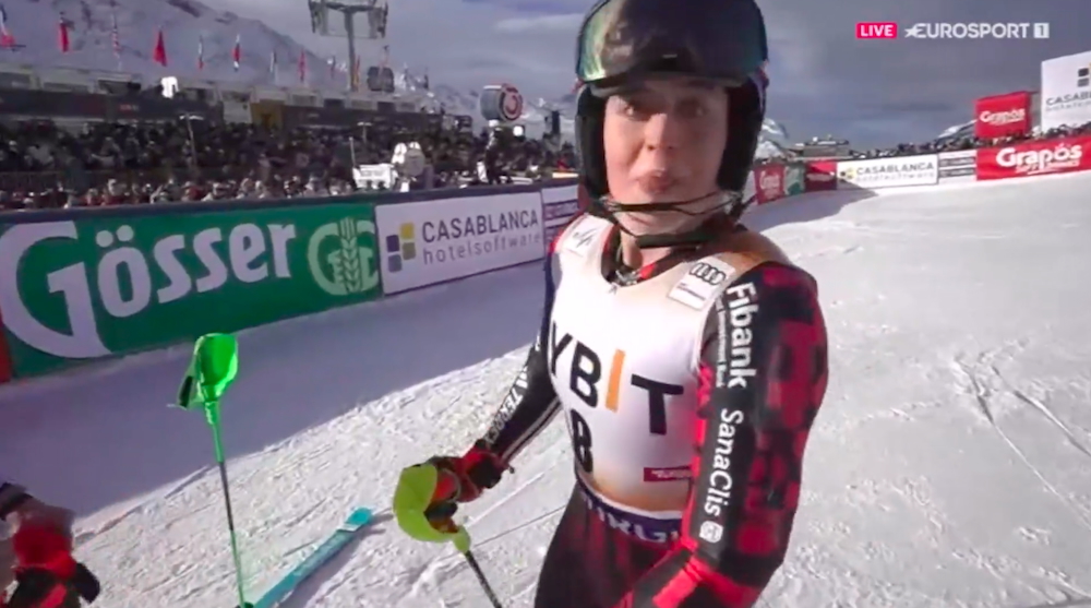 ����� ����