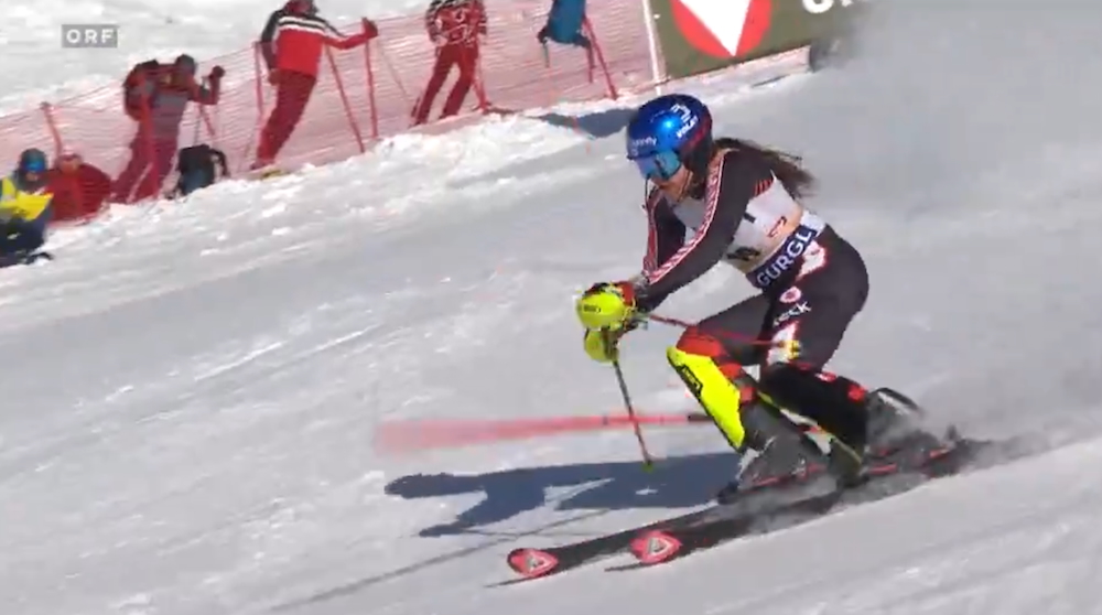 ����� ����