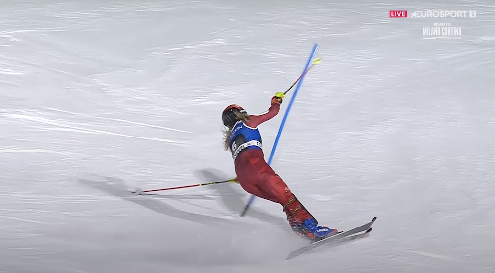 ����� ����