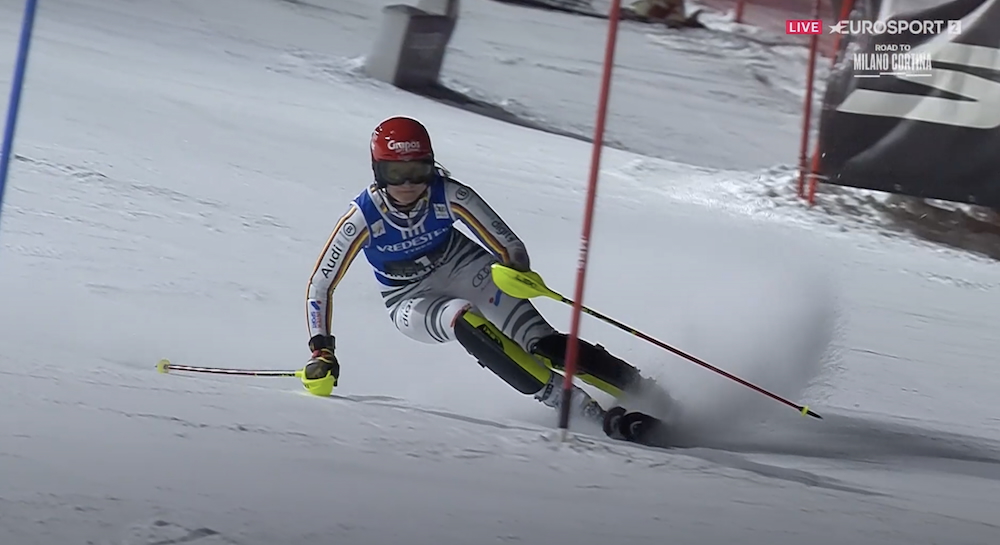 ����� ����