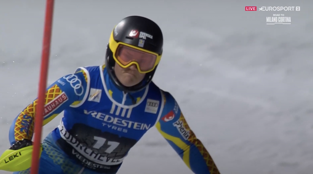 ����� ����