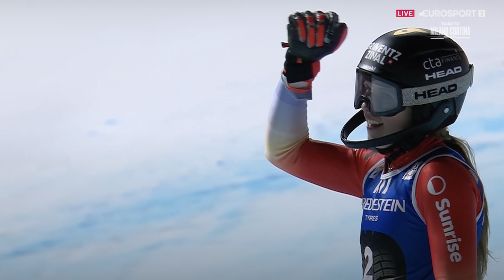 ����� ����