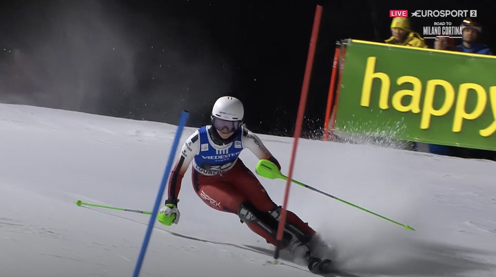 ����� ����