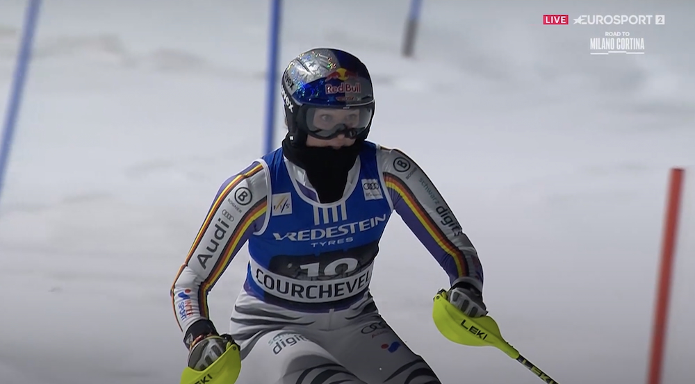 ����� ����